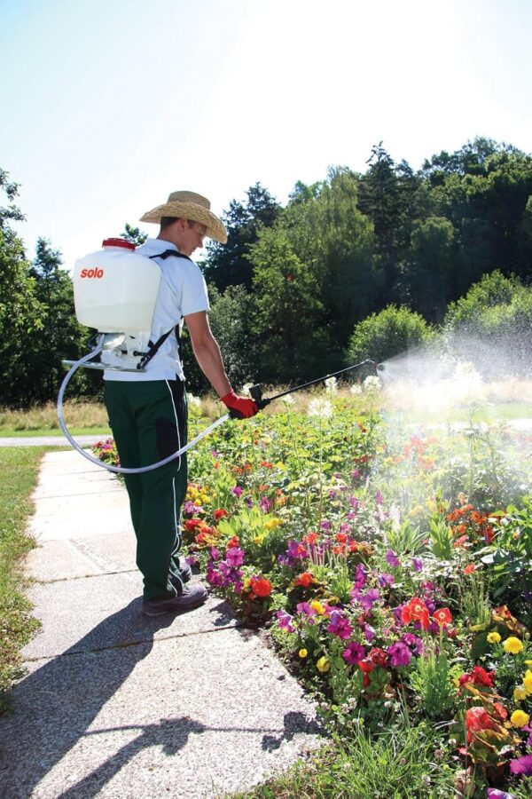 SOLO 475-B 4-Gallon Bleach-Resistant Diaphragm Backpack Sprayer - Image 6