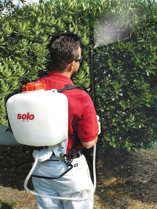 SOLO 475-B 4-Gallon Bleach-Resistant Diaphragm Backpack Sprayer - Image 7