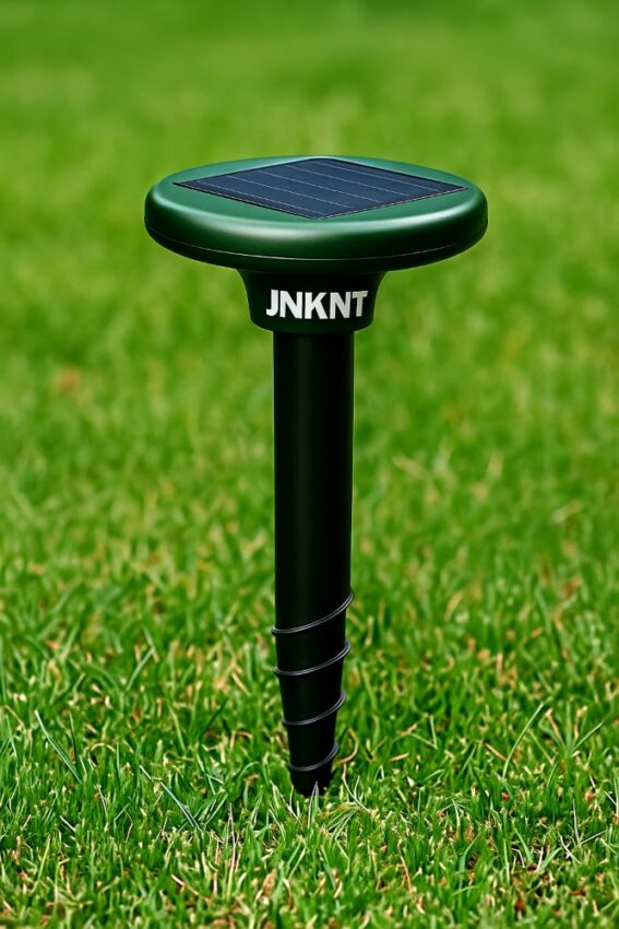 JNKNT Solar-Powered Ultrasonic Mole & Gopher Repeller